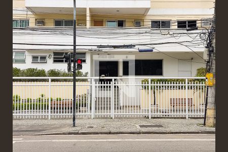 Apartamento à venda com 70m², 2 quartos e 1 vagaFachada e portaria