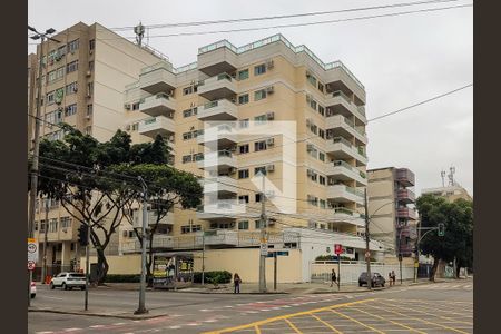 Apartamento à venda com 70m², 2 quartos e 1 vagaFachada e portaria