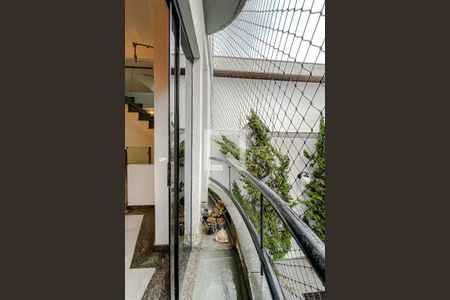 Casa de condomínio para alugar com 135m², 3 quartos e 3 vagas Casa de condomínio para alugar com 135m², 3 quartos e 3 vagasVaranda da Sala