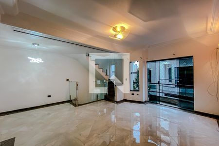 Sala de casa de condomínio para alugar com 3 quartos, 135m² em Vila Invernada, São Paulo