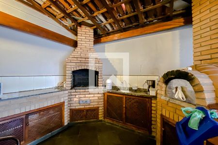 Casa de condomínio para alugar com 135m², 3 quartos e 3 vagas Casa de condomínio para alugar com 135m², 3 quartos e 3 vagasÁrea comum - Churrasqueira