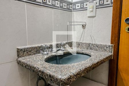 Casa de condomínio para alugar com 135m², 3 quartos e 3 vagas Casa de condomínio para alugar com 135m², 3 quartos e 3 vagasBanheiro