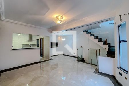 Sala de casa de condomínio para alugar com 3 quartos, 135m² em Vila Invernada, São Paulo