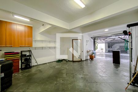 Casa de condomínio para alugar com 135m², 3 quartos e 3 vagas Casa de condomínio para alugar com 135m², 3 quartos e 3 vagasGaragem