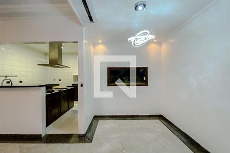 Sala de casa de condomínio para alugar com 3 quartos, 135m² em Vila Invernada, São Paulo