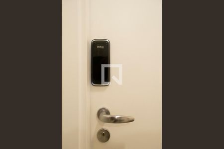 Apartamento à venda com 65m², 1 quarto e 2 vagas Apartamento à venda com 65m², 1 quarto e 2 vagasFechadura Sala