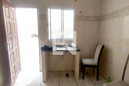 Cozinha de casa para alugar com 1 quarto, 20m² em Jardim Vila Formosa, São Paulo