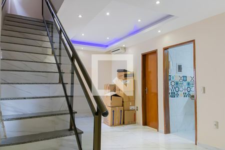 Sala de casa à venda com 2 quartos, 140m² em Piedade, Rio de Janeiro