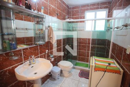 Casa à venda com 430m², 3 quartos e 4 vagasBanheiro da Suíte 1