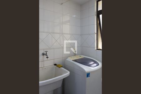 Apartamento à venda com 105m², 3 quartos e 2 vagas Apartamento à venda com 105m², 3 quartos e 2 vagasCozinha e Área de Serviço