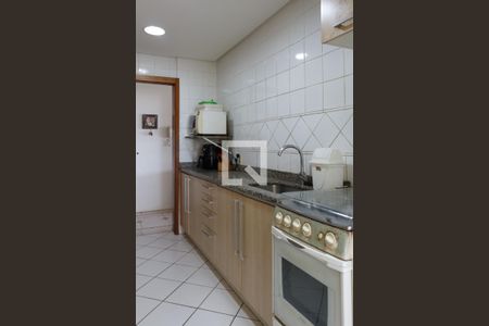 Apartamento à venda com 105m², 3 quartos e 2 vagas Apartamento à venda com 105m², 3 quartos e 2 vagasCozinha e Área de Serviço