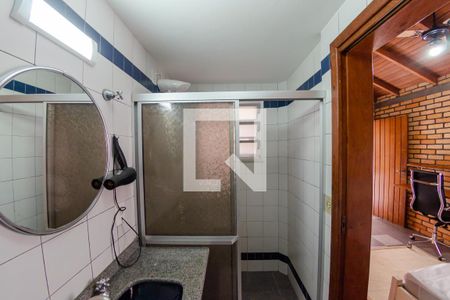Banheiro de kitnet/studio para alugar com 1 quarto, 30m² em Santa Monica, Florianópolis