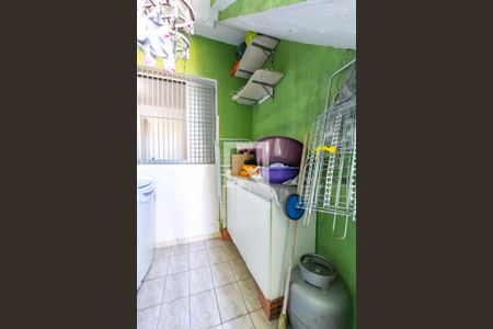 Casa à venda com 138m², 3 quartos e 2 vagas Casa à venda com 138m², 3 quartos e 2 vagasÁrea de serviço