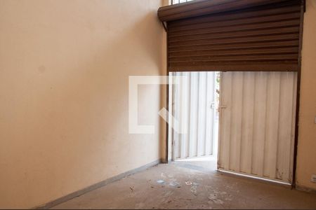 Garagem de casa para alugar com 1 quarto, 40m² em São Mateus, Contagem