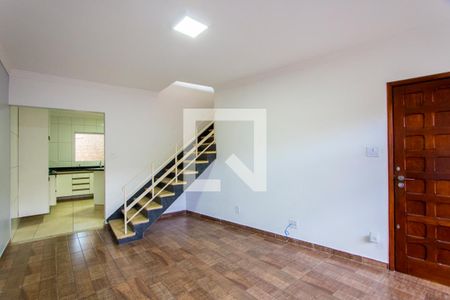 Sala de casa para alugar com 3 quartos, 143m² em Vila Alzira, Santo André