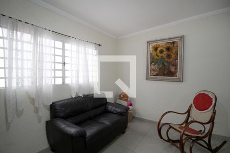 Casa para alugar com 240m², 3 quartos e 4 vagasSala