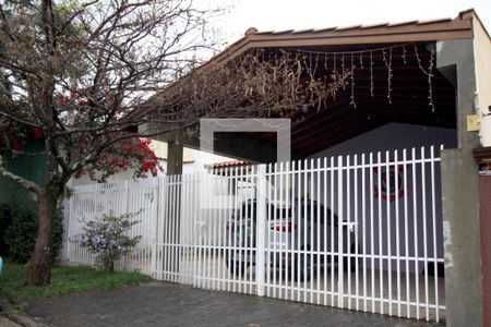 Casa para alugar com 240m², 3 quartos e 4 vagasFachada