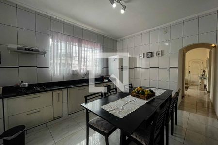 Casa à venda com 300m², 2 quartos e 6 vagasCozinha