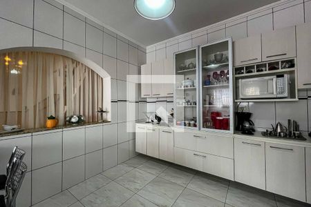 Casa à venda com 300m², 2 quartos e 6 vagasCozinha