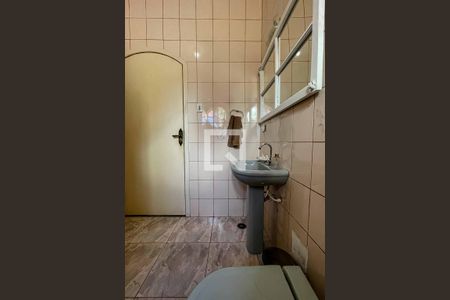 Casa à venda com 300m², 2 quartos e 6 vagasLavabo