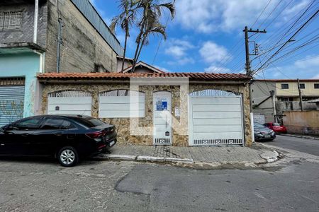 Casa à venda com 300m², 2 quartos e 6 vagasFachada