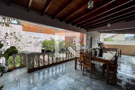 Casa à venda com 300m², 2 quartos e 6 vagasÁrea de Serviço/Quintal