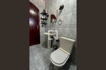 Casa à venda com 300m², 2 quartos e 6 vagasBanheiro