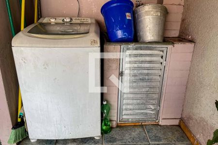 Casa à venda com 300m², 2 quartos e 6 vagasÁrea de Serviço/Quintal