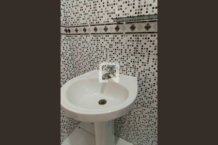 Casa à venda com 216m², 4 quartos e 1 vagaBanheiro