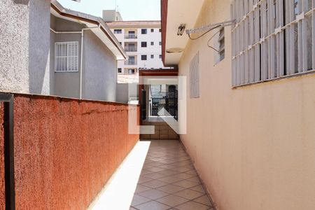 Casa para alugar com 230m², 3 quartos e 6 vagas Casa para alugar com 230m², 3 quartos e 6 vagasCorredor