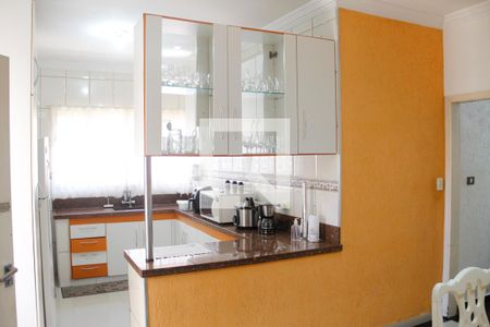 Casa para alugar com 230m², 3 quartos e 6 vagas Casa para alugar com 230m², 3 quartos e 6 vagasCozinha
