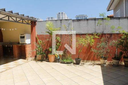 Casa para alugar com 230m², 3 quartos e 6 vagas Casa para alugar com 230m², 3 quartos e 6 vagasQuintal
