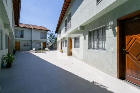 Casa de condomínio para alugar com 95m², 2 quartos e 2 vagasÁrea comum - Quintal