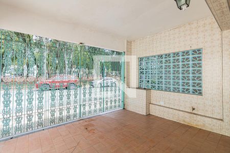 Casa à venda com 220m², 4 quartos e 3 vagas Casa à venda com 220m², 4 quartos e 3 vagasGaragem