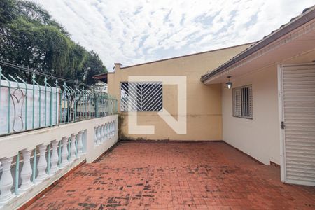Casa à venda com 220m², 4 quartos e 3 vagas Casa à venda com 220m², 4 quartos e 3 vagasVaranda do Quarto 4