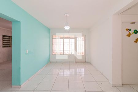 Sala de casa à venda com 4 quartos, 220m² em Vila Nilo, São Paulo