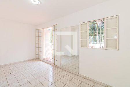 Casa à venda com 220m², 4 quartos e 3 vagas Casa à venda com 220m², 4 quartos e 3 vagasQuarto 4