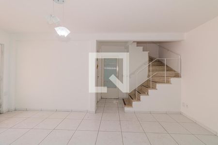 Sala de casa à venda com 4 quartos, 220m² em Vila Nilo, São Paulo