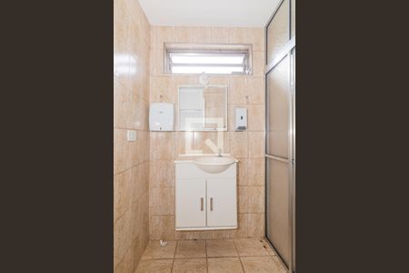 Casa à venda com 220m², 4 quartos e 3 vagas Casa à venda com 220m², 4 quartos e 3 vagasBanheiro