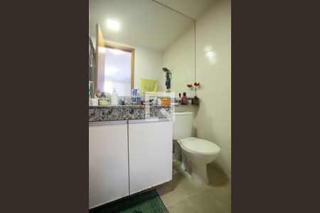 Apartamento à venda com 67m², 2 quartos e 1 vaga Apartamento à venda com 67m², 2 quartos e 1 vagaBanheiro da Suíte
