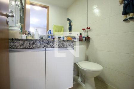 Apartamento à venda com 67m², 2 quartos e 1 vaga Apartamento à venda com 67m², 2 quartos e 1 vagaBanheiro da Suíte