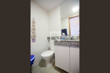Apartamento à venda com 67m², 2 quartos e 1 vaga Apartamento à venda com 67m², 2 quartos e 1 vagaBanheiro Social