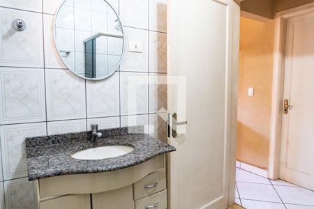 Casa à venda com 159m², 4 quartos e 2 vagas Casa à venda com 159m², 4 quartos e 2 vagasBanheiro