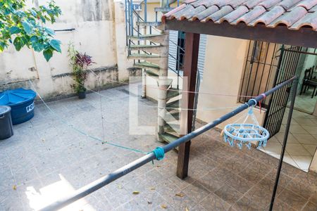 Casa à venda com 159m², 4 quartos e 2 vagas Casa à venda com 159m², 4 quartos e 2 vagasQuintal