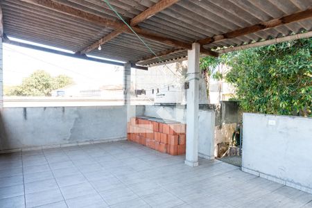 Casa à venda com 159m², 4 quartos e 2 vagas Casa à venda com 159m², 4 quartos e 2 vagasTerraço