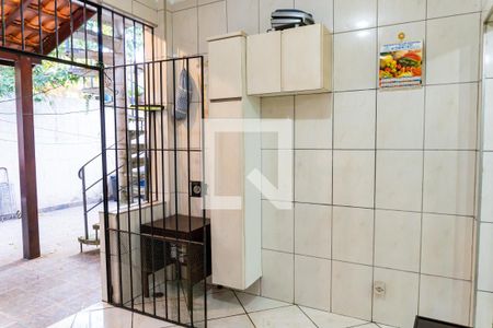 Casa à venda com 159m², 4 quartos e 2 vagas Casa à venda com 159m², 4 quartos e 2 vagasÁrea de Serviço