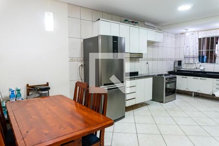 Casa à venda com 159m², 4 quartos e 2 vagas Casa à venda com 159m², 4 quartos e 2 vagasCozinha