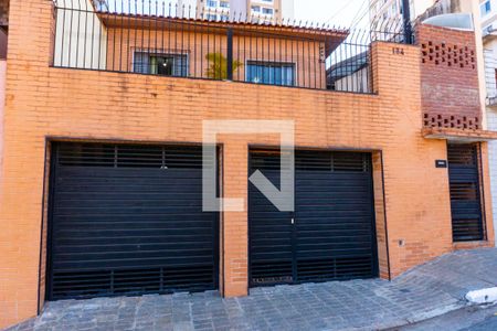 Casa à venda com 159m², 4 quartos e 2 vagas Casa à venda com 159m², 4 quartos e 2 vagasFachada