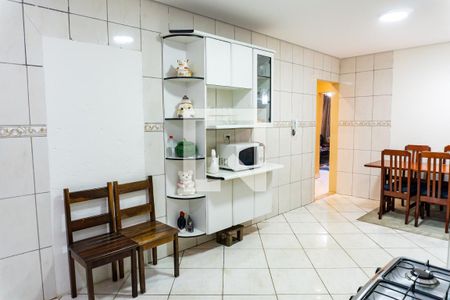 Casa à venda com 159m², 4 quartos e 2 vagas Casa à venda com 159m², 4 quartos e 2 vagasCozinha