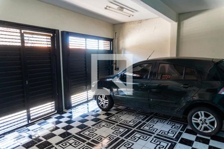 Casa à venda com 159m², 4 quartos e 2 vagas Casa à venda com 159m², 4 quartos e 2 vagasGaragem